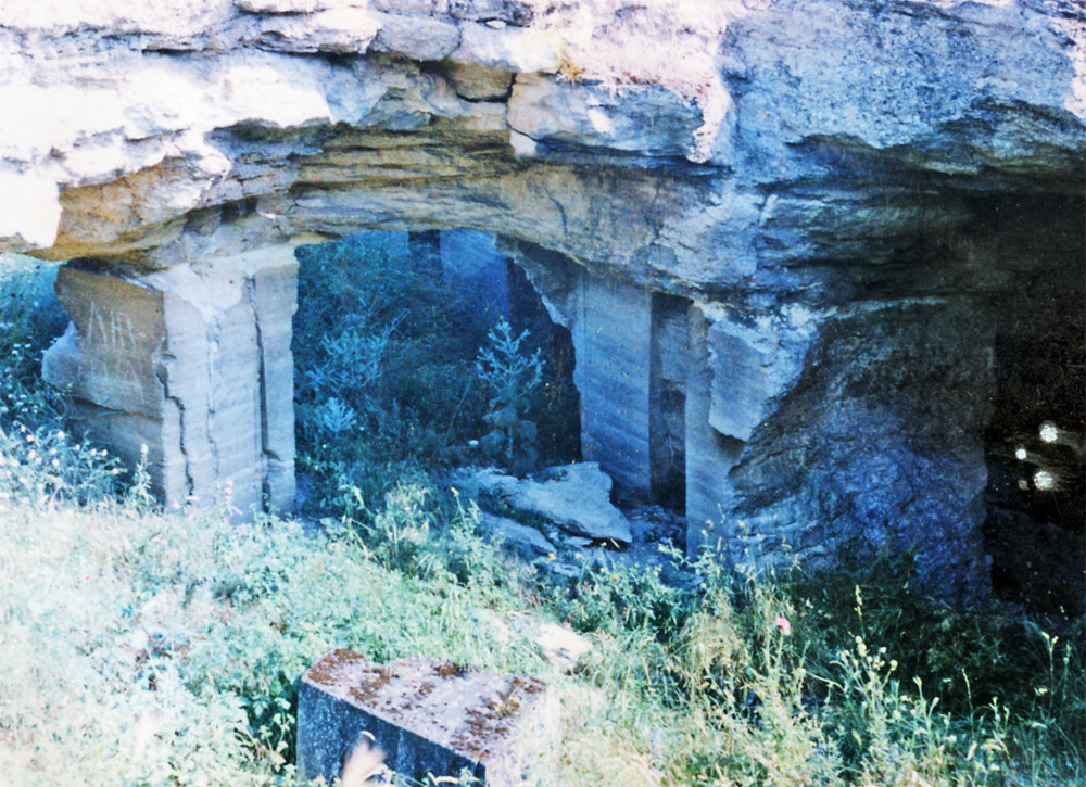 Вхід до Ак-Монайської каменоломні